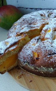 Ciasto jogurtowe z mango – słoneczny smak tropików