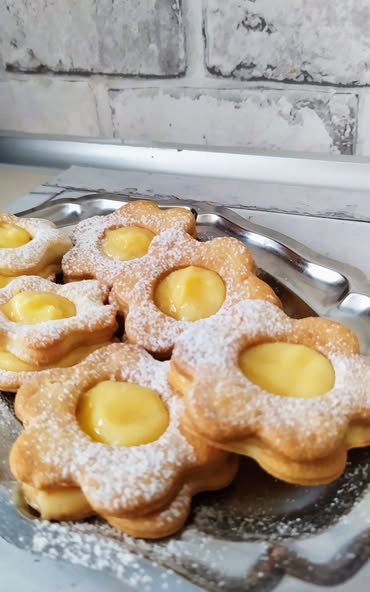 Ciasteczka z Lemon Curd – Delikatne i Kruche